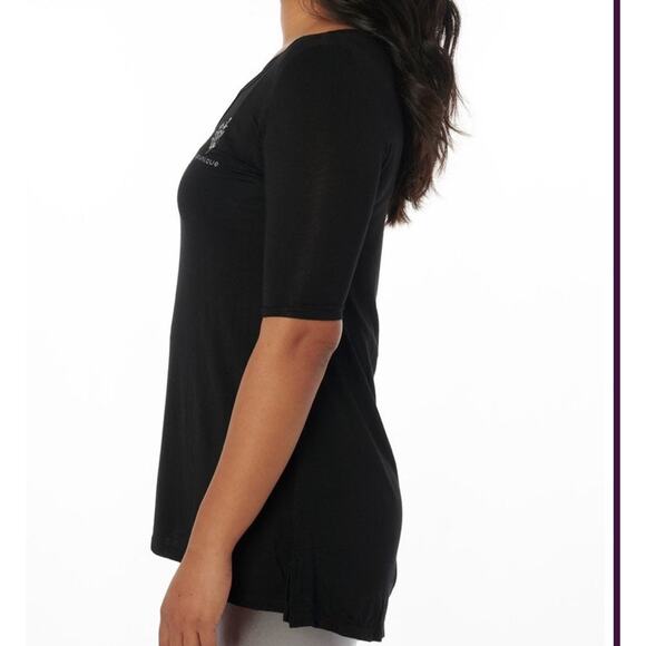 New Younique tshirt size small‎ - Picture 2 of 7